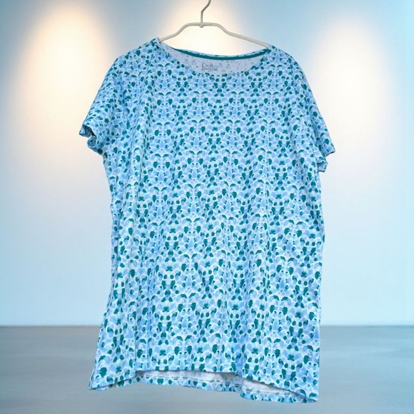 Croft & Barrow Essential Crewneck Tee Color: Blue Geo Tile, Size: LARGE (EUC) - Picture 3 of 8